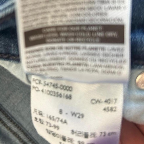 Levi high rise Jean shorts size 8/29 EUC cut off denim - Picture 3 of 8